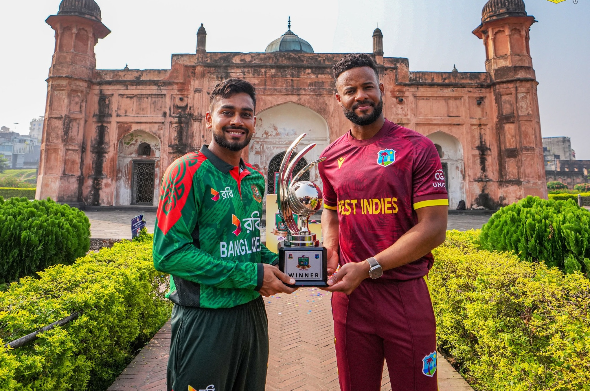 Hammomdagi arab ayollari yashirin kamera